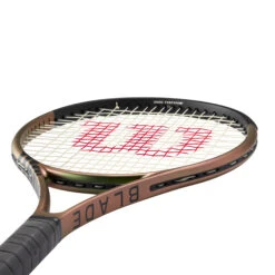Wilson Blade 104 V8 Testschläger Racchette Test -Attrezzatura Da Tennis 03695800 11
