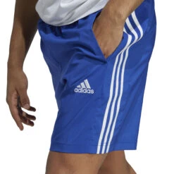 ADIDAS Essentials AEROREADY Chelsea 3-Stripes Pantaloncini Uomini - Blu, Bianco -Attrezzatura Da Tennis 17884000 17