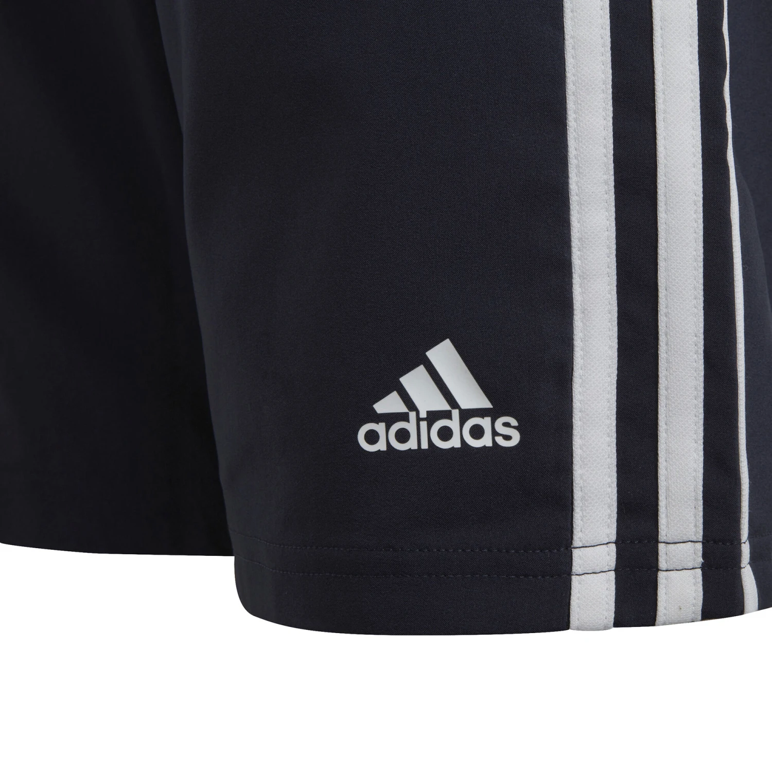 ADIDAS 3-Stripes Woven Pantaloncini Ragazzi - Blu Scuro, Bianco 6 ADIDAS 3-Stripes Woven Pantaloncini Ragazzi - Blu Scuro, Bianco - immagine 4