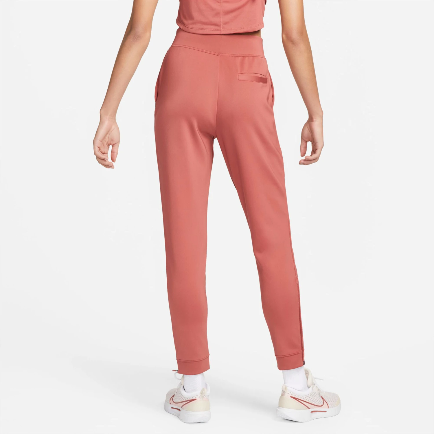 Nike Court Dri-Fit Heritage Knit Pantalone Da Allenamento Donna - Corallo 7 Nike Court Dri-Fit Heritage Knit Pantalone Da Allenamento Donna - Corallo - immagine 5